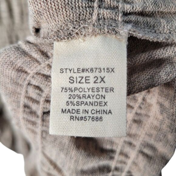 NWT Paper + Tee Top Womens Size 2x Taupe Ruched Blouse Keyhole Back Bell Sleeves - Picture 7 of 8